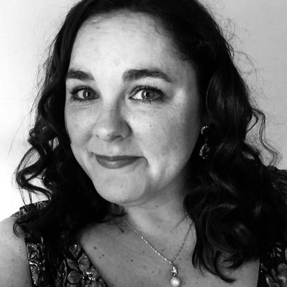 Meet your Posher, Christy - Picture 1 of 1